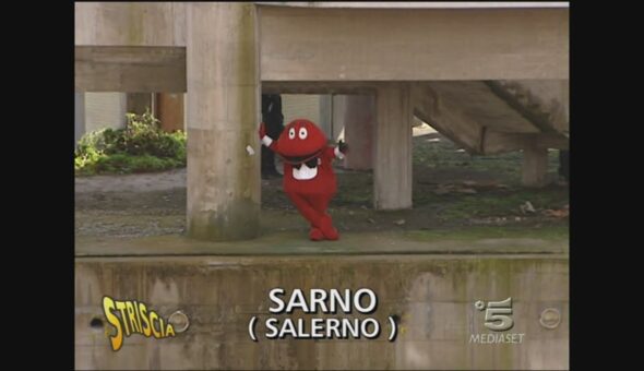 Il Gabibbo in piscina