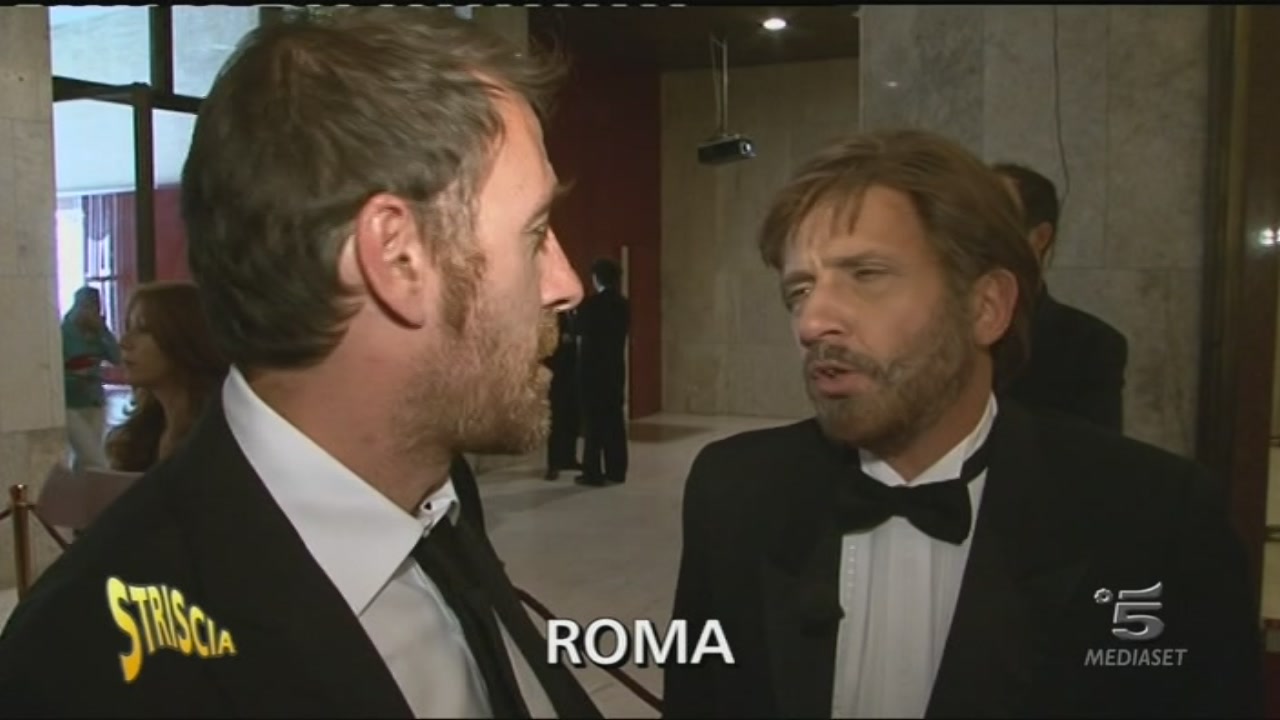 Un premio speciale per un inviato speciale Striscia la notizia