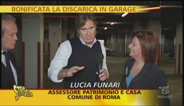 Un garage adibito a discarica abusiva