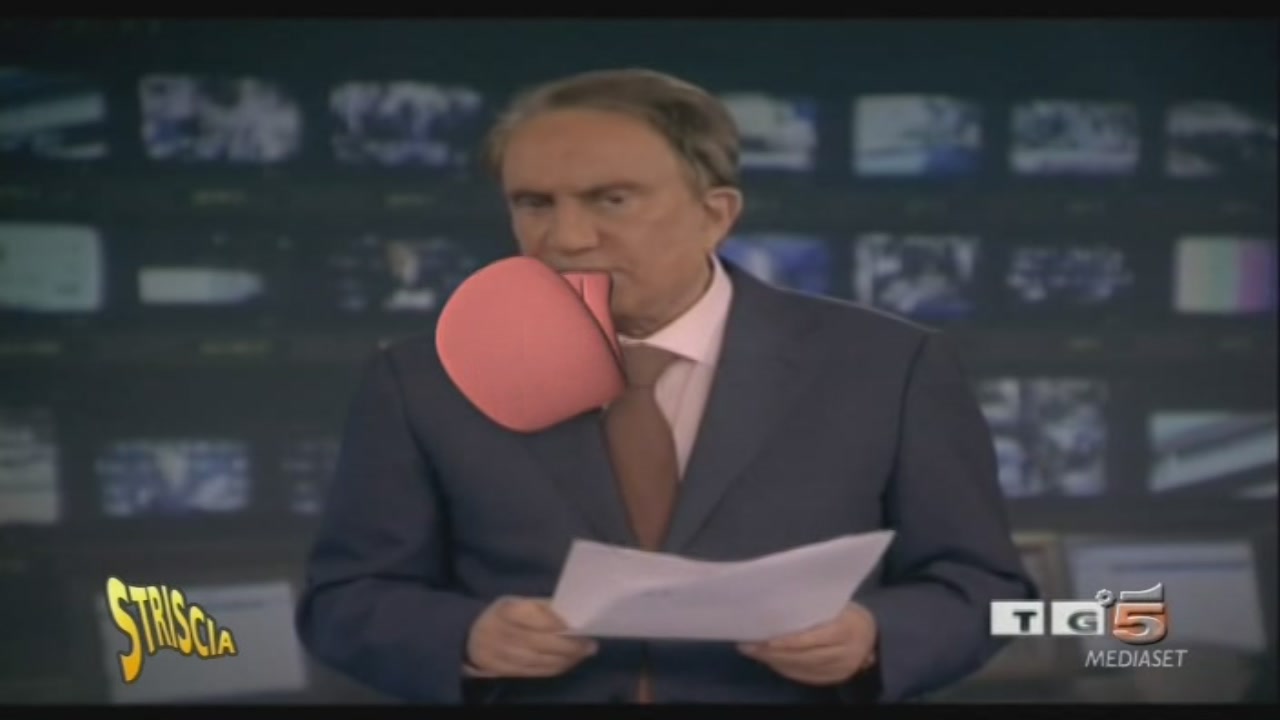 Il cane della sinistra Striscia la notizia