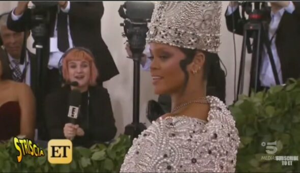 Moda Caustica, Rihanna