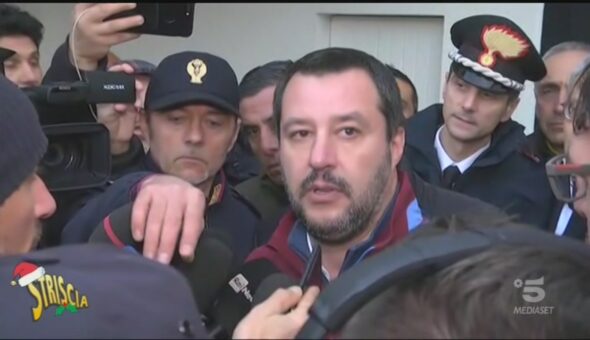 Un microfono al volo per Salvini