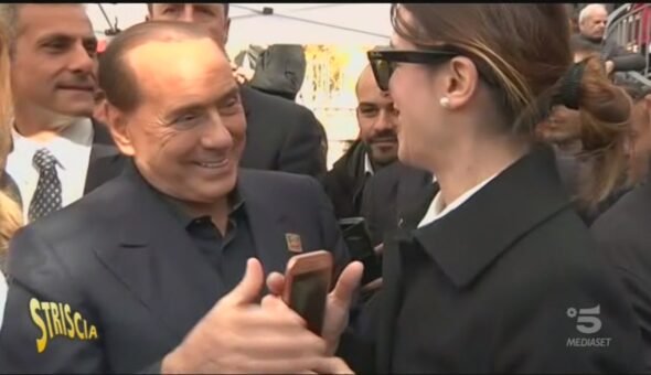 Berlusconi sempre galante