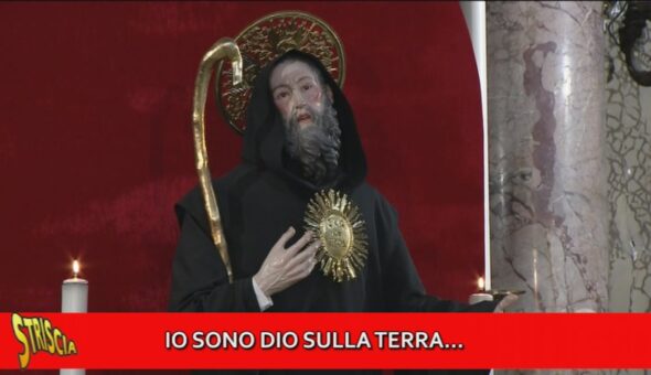 Irruzione durante la messa