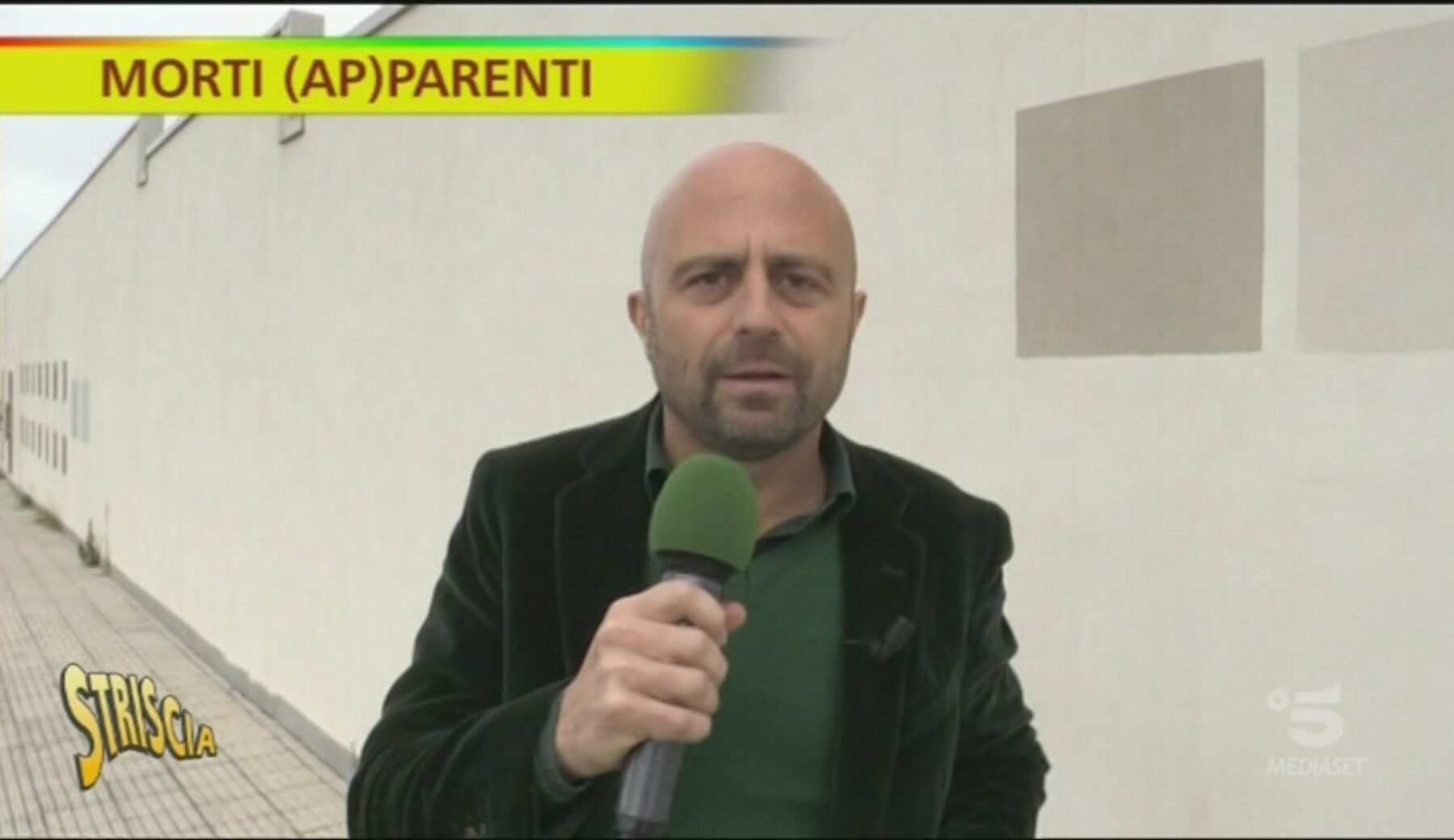 Castellammare di Stabia: il caso dei defunti trasportati come vivi. I servizi di Striscia