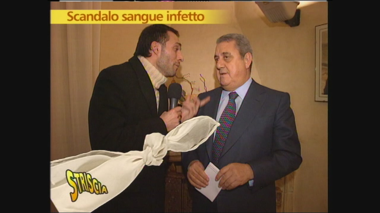 Scandalo sangue infetto Striscia la notizia Scandalo sangue infetto Striscia la notizia