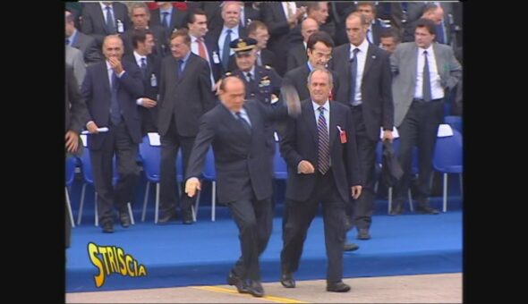Berlusconi come le veline...