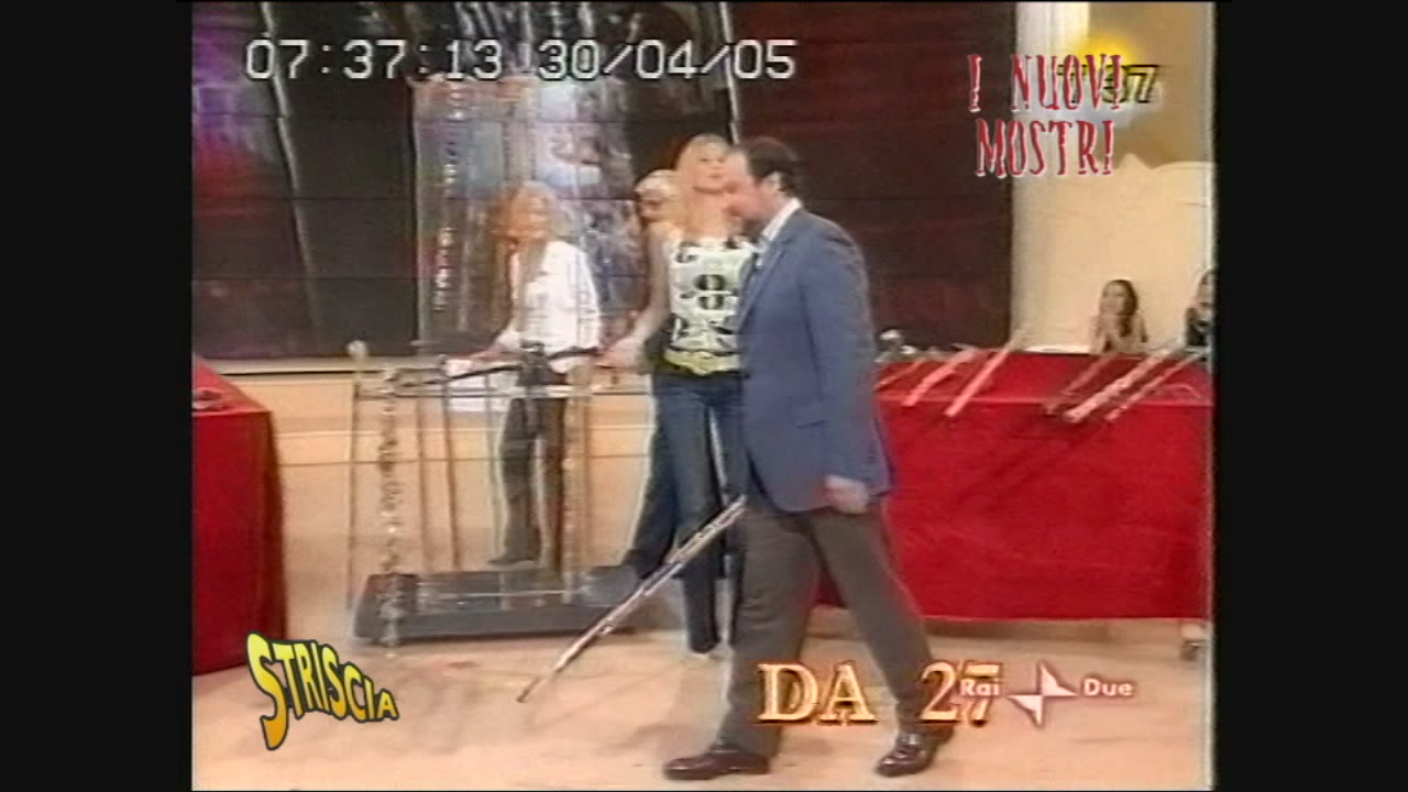 Nuovi mostri tv - Striscia la notizia