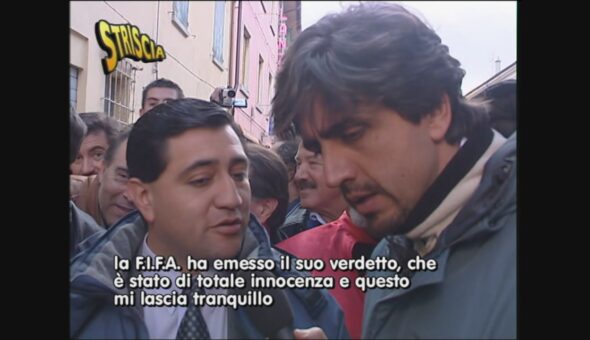Tapiro all'arbitro Byron Moreno