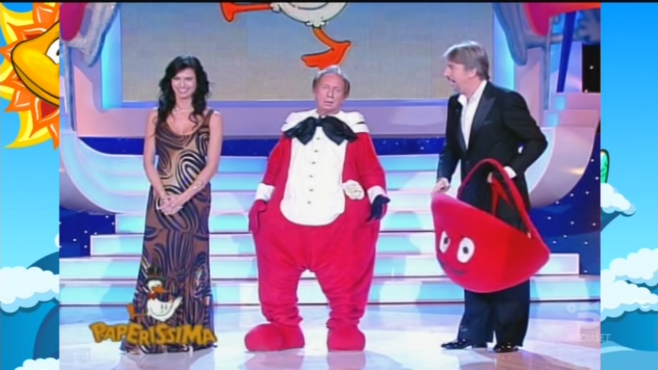 paperissima-ricorda-mike-bongiorno-striscia-la-notizia