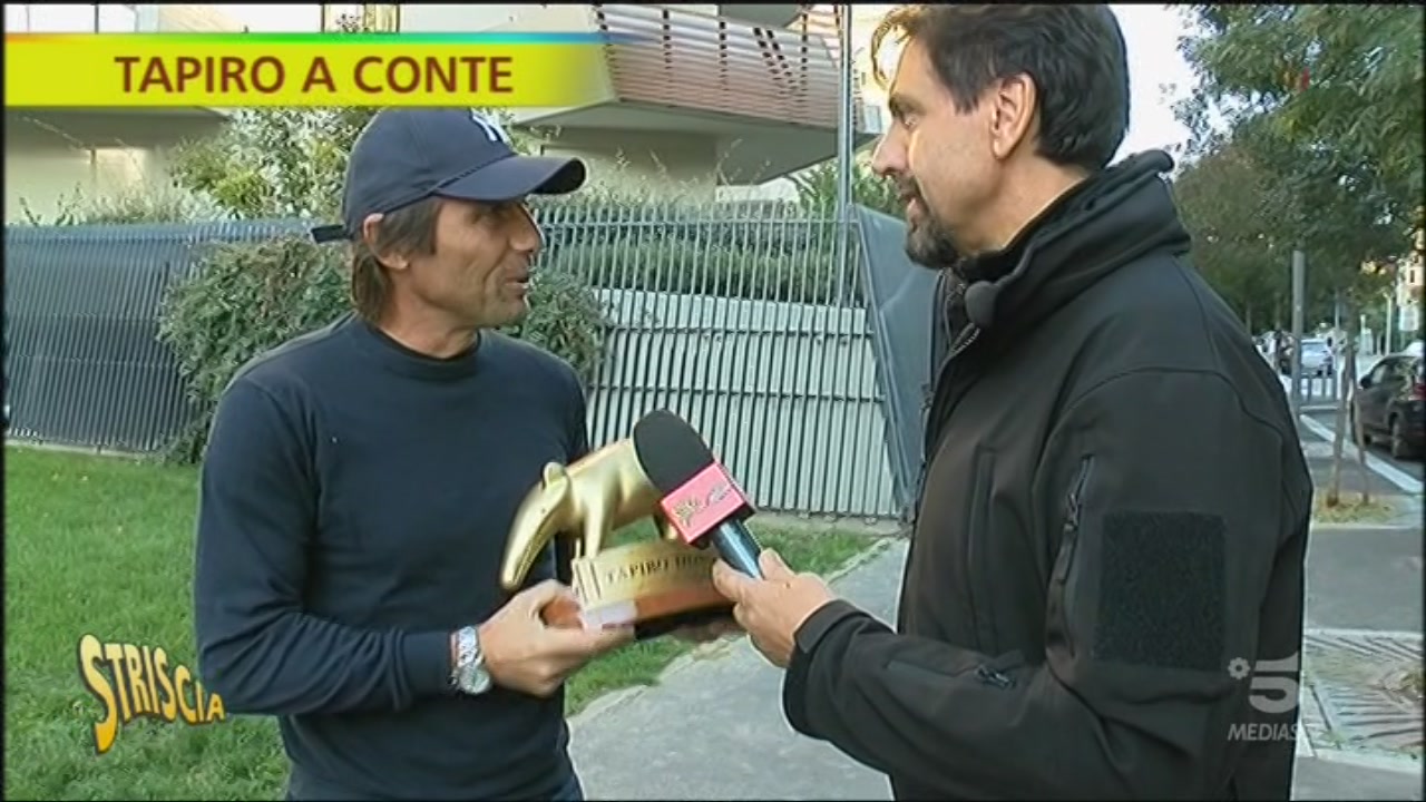 Tapiro d'oro ad Antonio Conte - Striscia la notizia