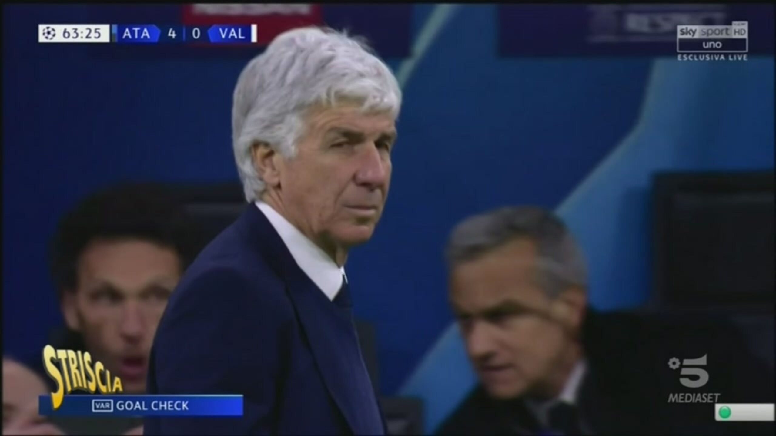 Gasperini come il mago Zurlì Striscia la notizia