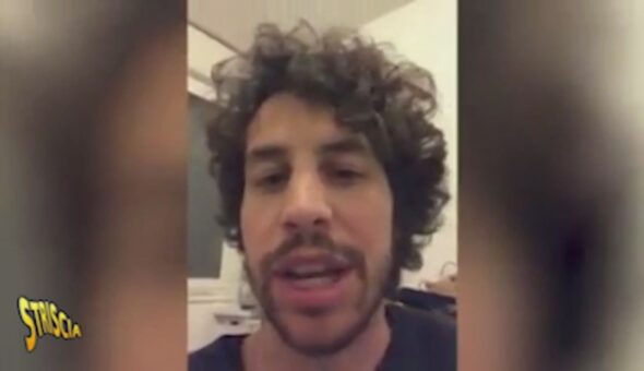 Mattia Santori e la partecipazione delle Sardine ad Amici di Maria De Filippi