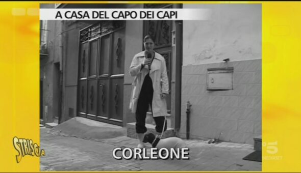 Stefania Petyx a Corleone fuori da casa Riina