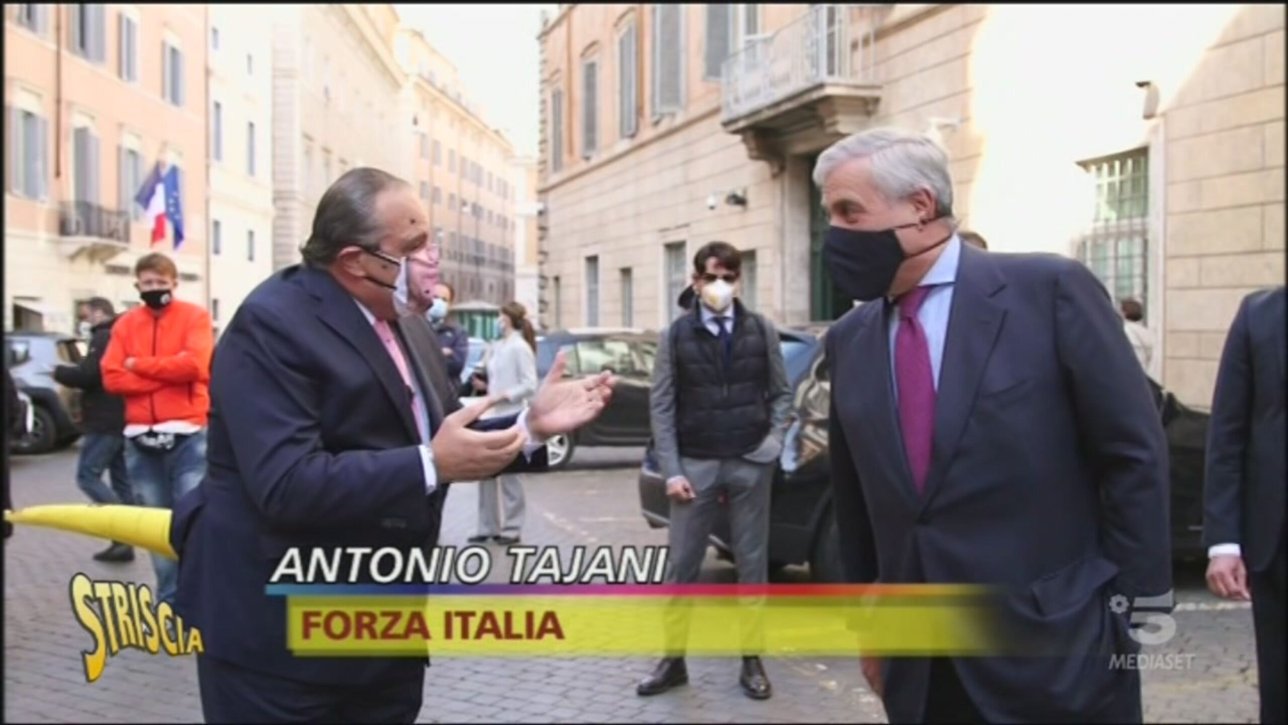 Formay Cinturino Per Secchio Alimentazione Cavallo - Appendiabiti Da 76 Cm, Resistente In Tela Politica (Modello 193864BK)