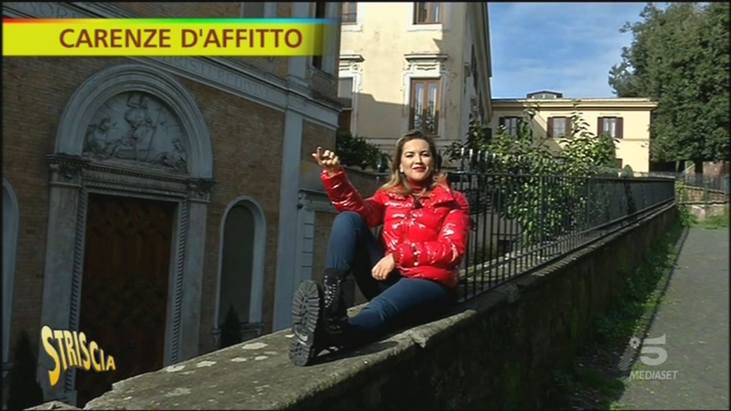 Sfratti bloccati, chi pensa ai proprietari? Striscia la notizia
