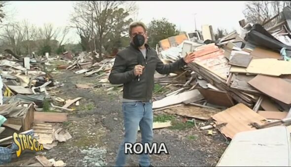 Resti di un campo rom abbandonati nel centro di Roma