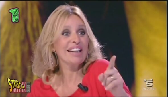 I nuovi mostri, Alessandra Mussolini conquista la vetta