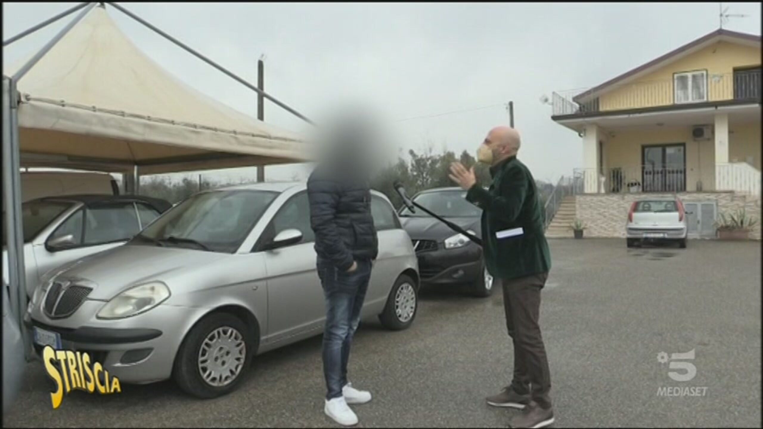 www.striscialanotizia.mediaset.it