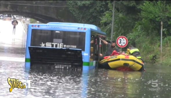 Striscia, l'autobus e la città sbagliata