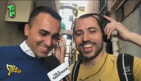 Di Maio canta Yesterday ed è subito Nuovi Mostri