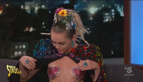 Moda caustica, Miley Cyrus (semi)nuda da Jimmy Kimmel