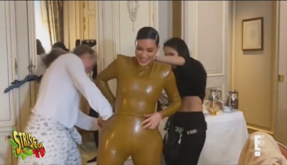 Moda caustica, Kim Kardashian incontenibile