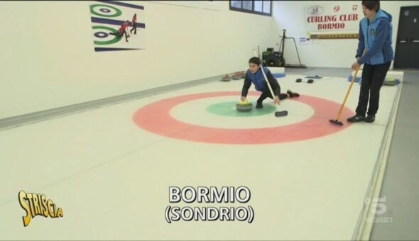 Striscia la magia, Casanova e il curling