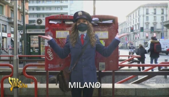 Milano, posta non ritirata e buche intasate