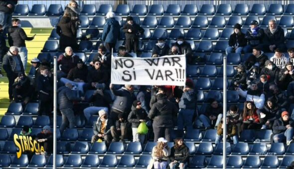 Striscia lo striscione, errori da Juve