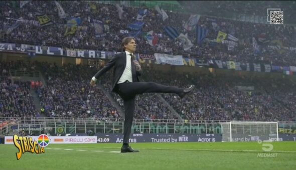 Striscioni, la danza di Inzaghi è imperdibile