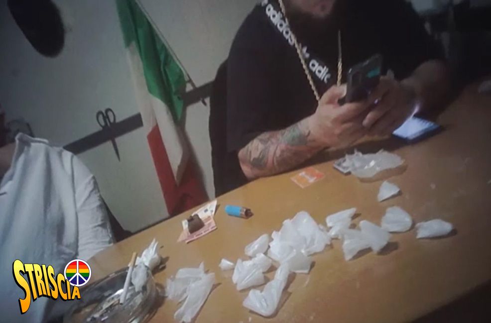 Rione Traiano, la versione integrale del servizio di Brumotti