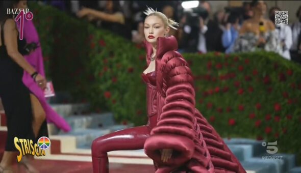 Moda caustica, le stravaganze del Met Gala