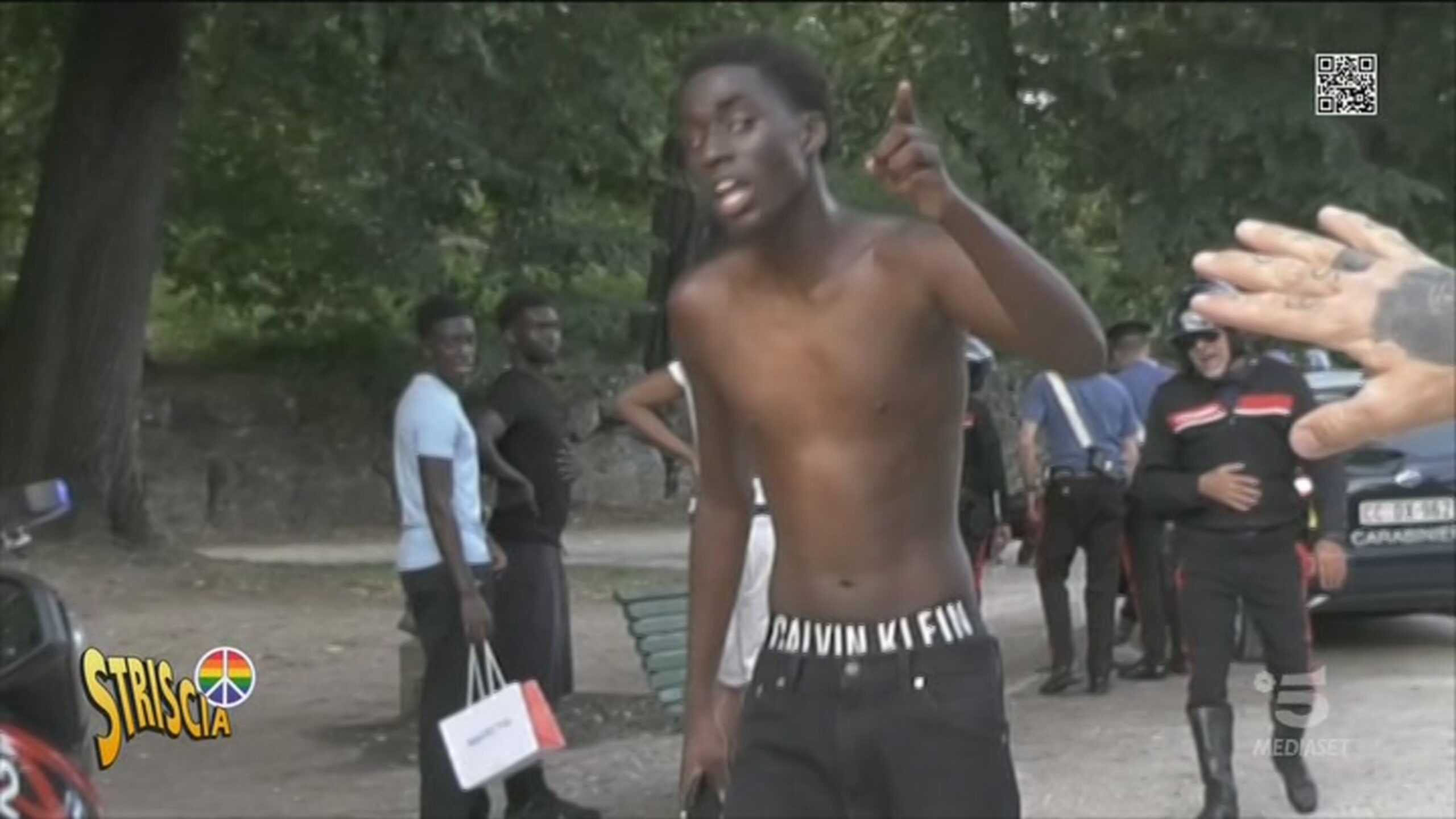 Droga a Milano, Brumotti inseguito al Parco Sempione
