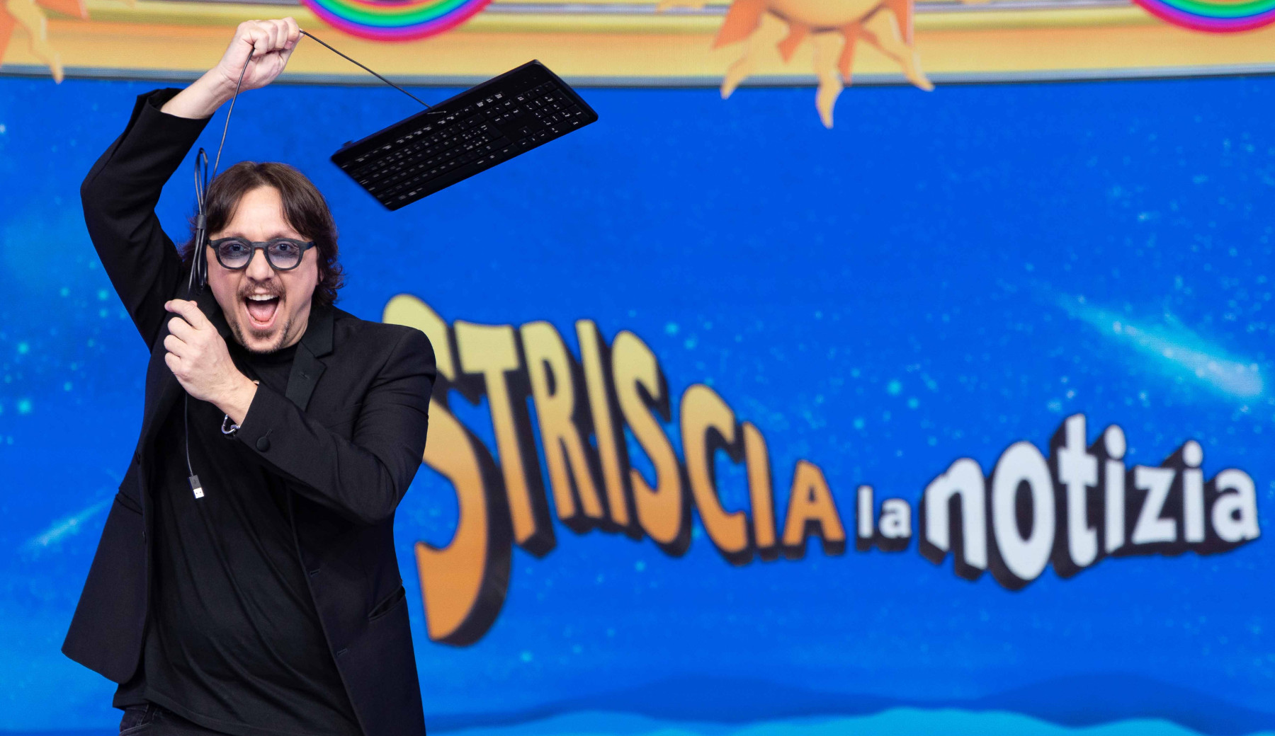 Marco Camisani Calzolari Il Nostro Inviato Striscia La Notizia