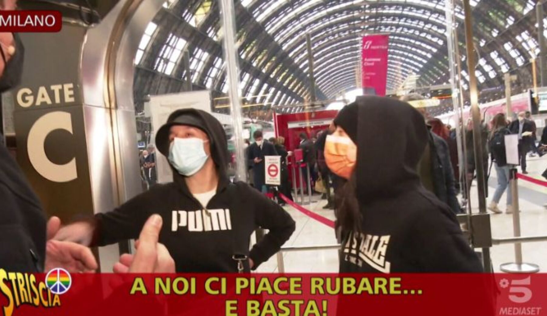 Borseggiatrici in metro a Milano: arrestate due minorenni