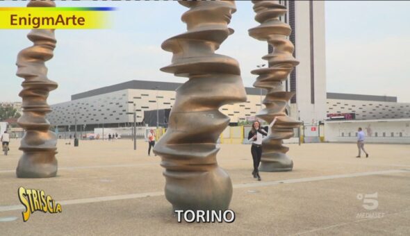 Punti di vista, la scultura misteriosa a Torino