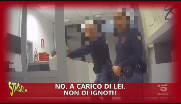 Borseggiatrici: ecco come comportarsi quando si colgono con le mani nella borsa