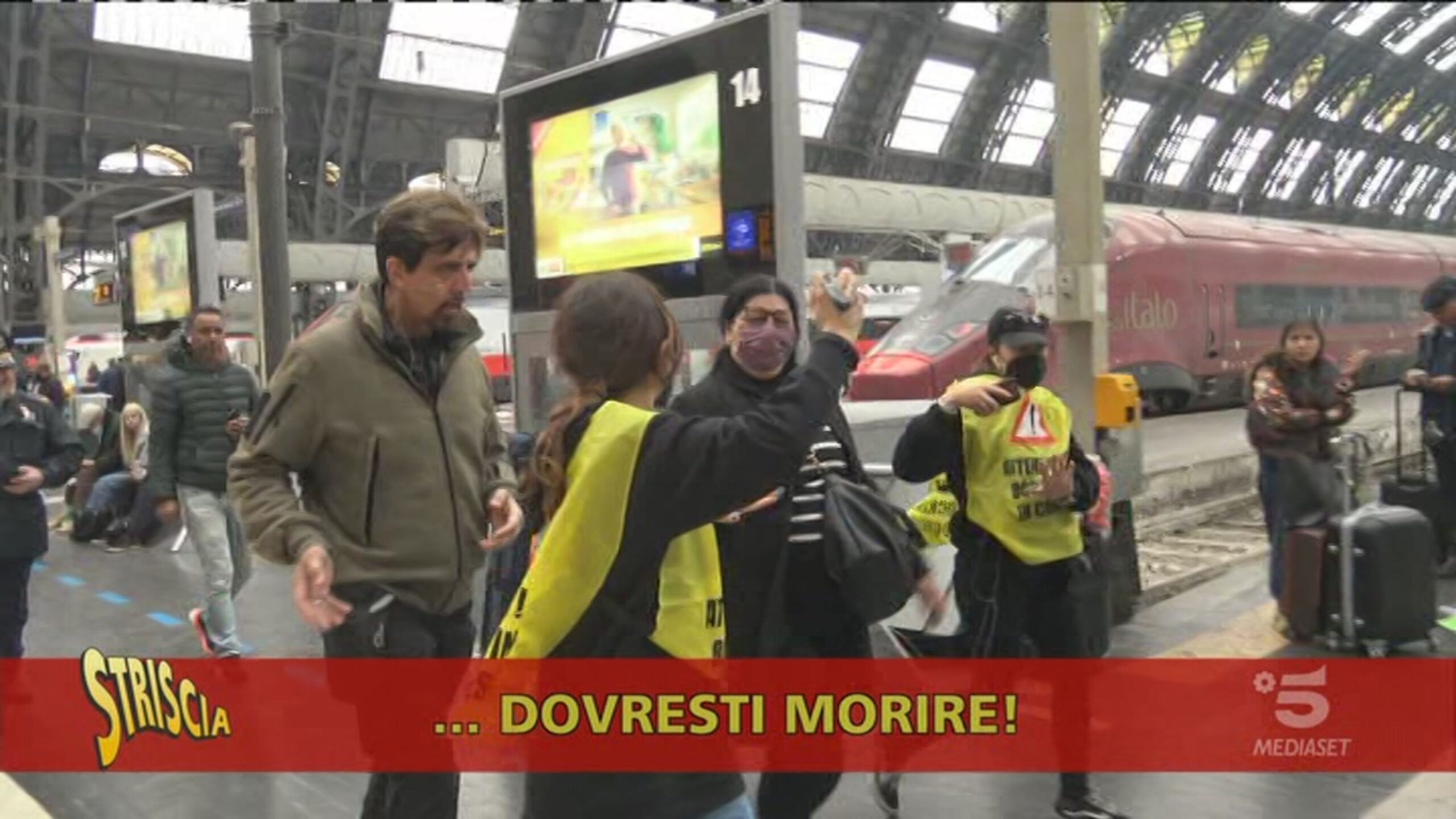 Borseggiatrici sui treni a Milano, ecco come derubano pendolari e turisti