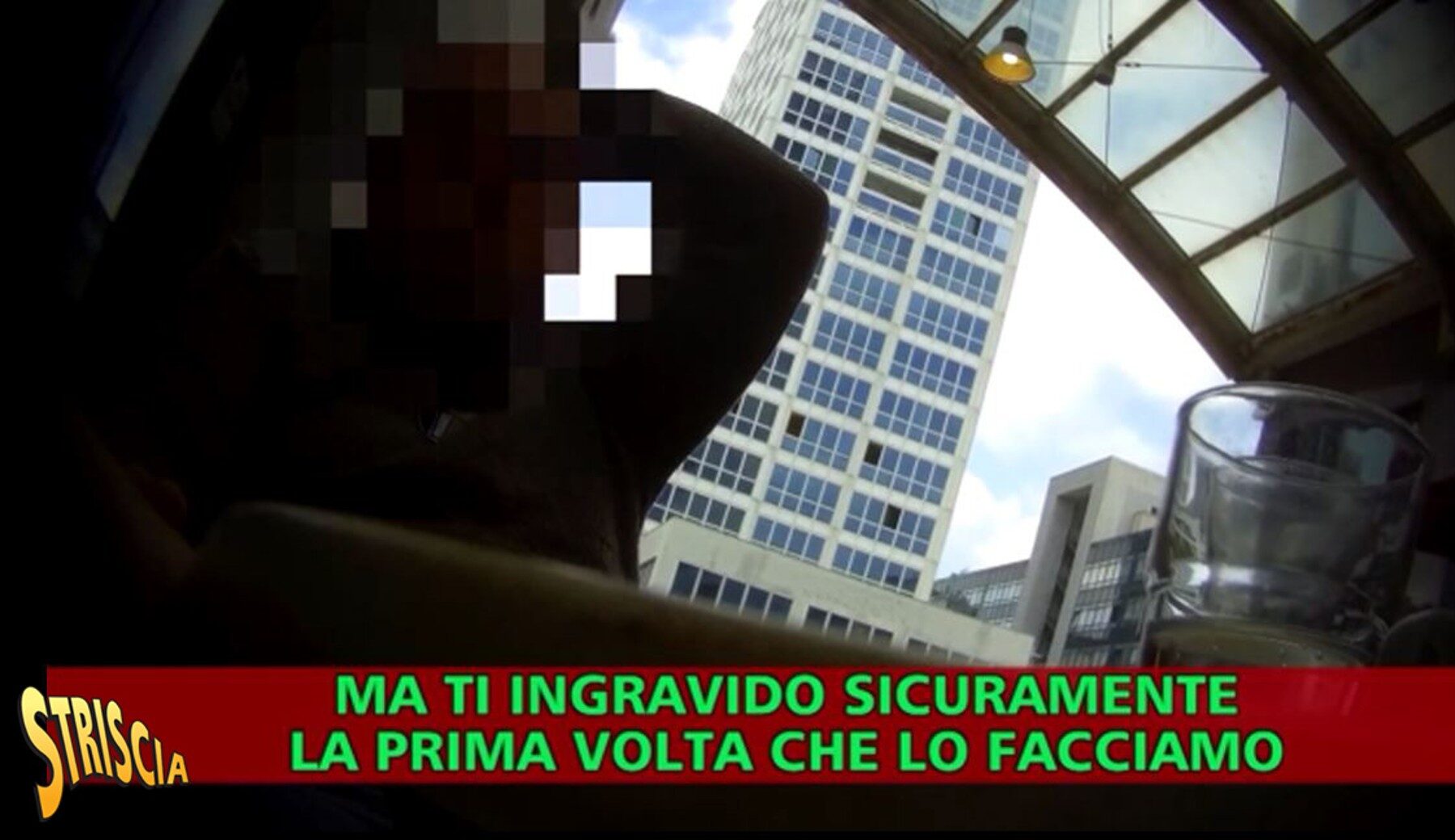 Anteprima Striscia, Luca Abete e il mercato nero del seme: «15mila euro a gravidanza, ma se ti prostituisci ti costa la metà»