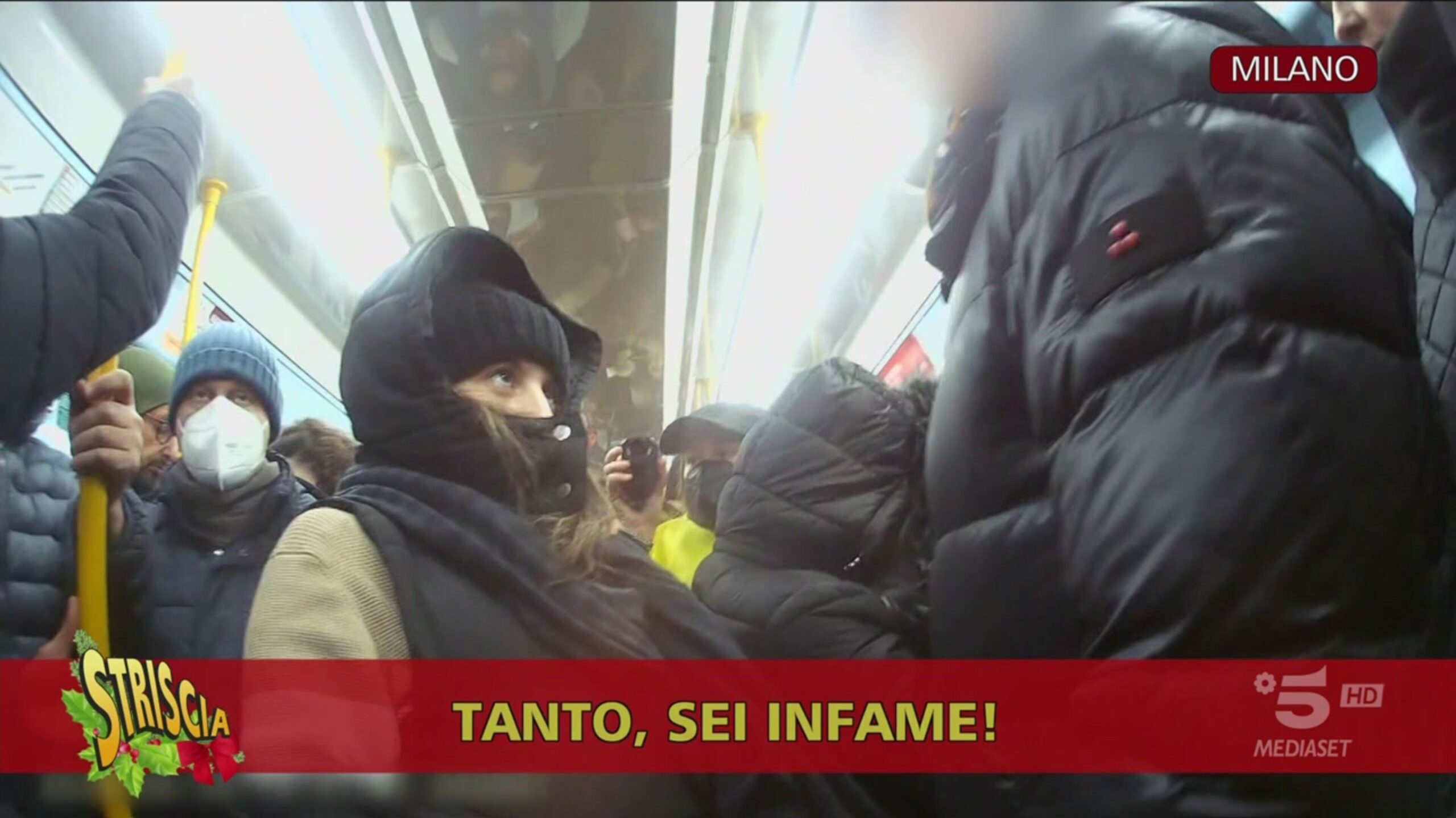 Il poker delle borseggiatrici, insulti e schiaffi in metropolitana