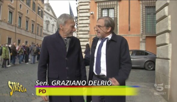 Ignazio La Russa e i dentini (aguzzi) della piccola Giorgia