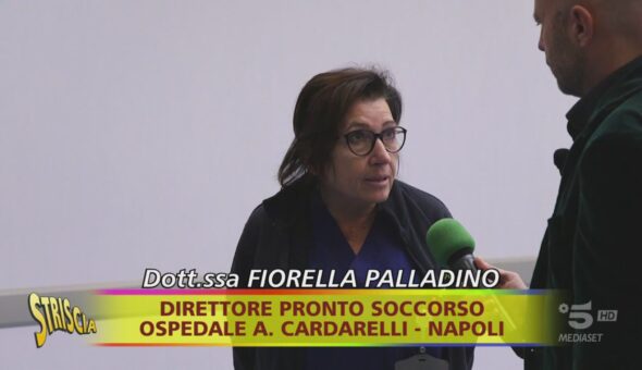 Napoli, pazienti in barella per giorni: l'emergenza c'è, anche se De Luca smentisce