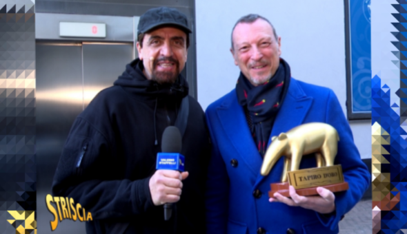 Stasera a Striscia il Tapiro d'oro ad Amadeus