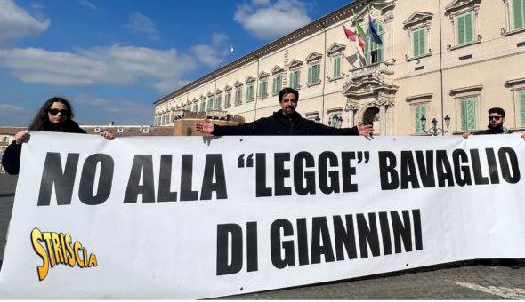 Oggi a Striscia: davanti al Quirinale contro la 