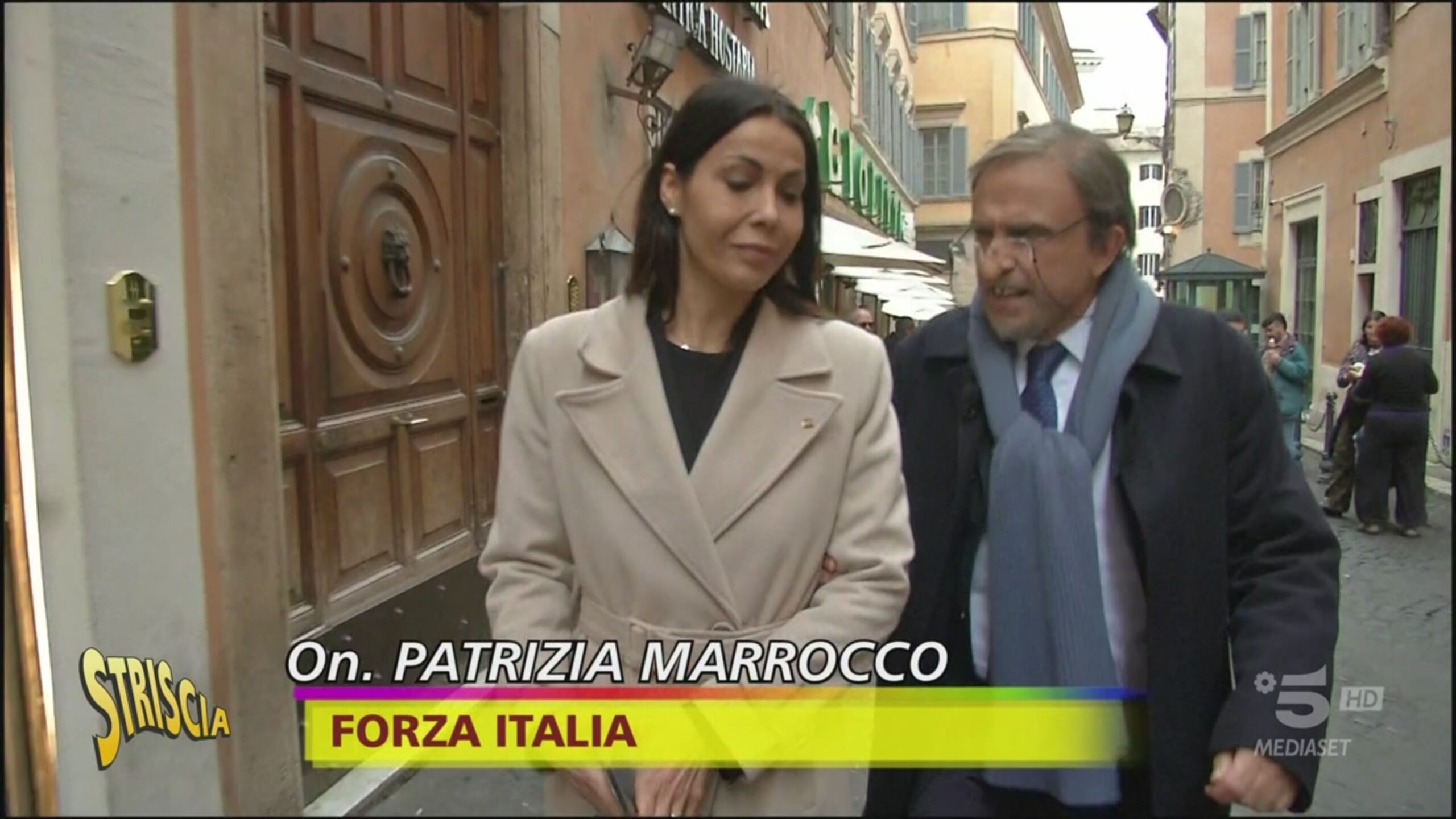 La Russa offre pasta alla Norma per i 50 anni di Salvini Striscia la