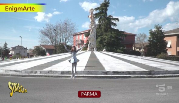 A Parma c'è un monumento-robot ai confini della realtà