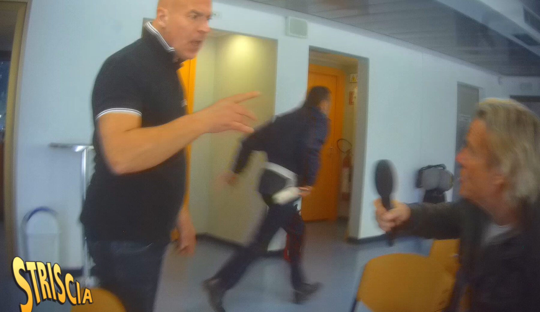Aggressione a Jimmy Ghione: la guardia giurata scappa via