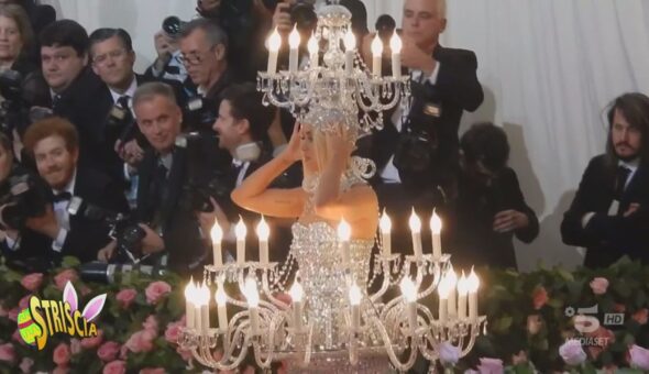 Moda estrema: Zendaya è Cenerentola, Katy Perry un candelabro