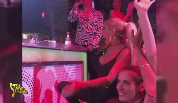 Oriana Marzoli palpeggiata durante un evento in discoteca